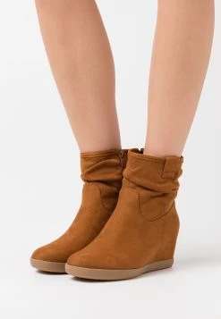 Anna Field Winter Boot - Enkellaarsjes Met Sleehak - Cognac